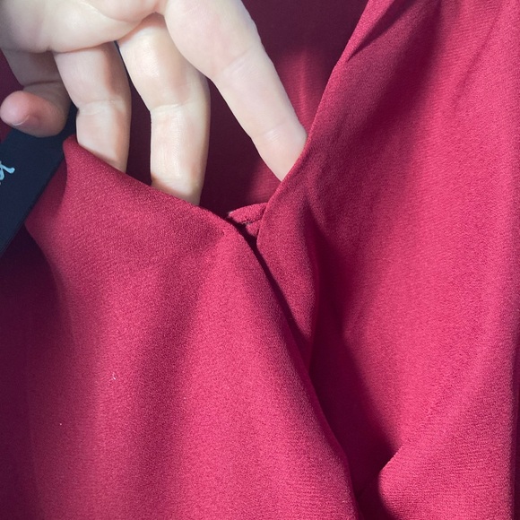 NWT KRISA LONG SLEEVE SIZE M BURGUNDY DRESS - Picture 8 of 9